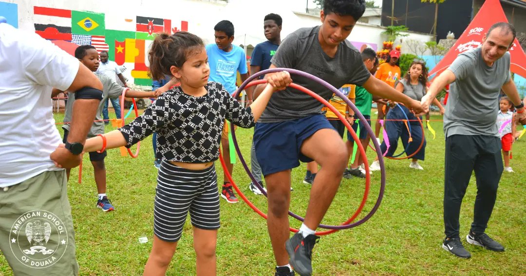 asd_community's tweet photo. Family Fun Day Games😎
Pass through the Hula-hoop
Blind Fold Relay 

#familyfunday #family #fun #games #togetherness #community
#americanschoolofdouala #fortyyearsstrong https://t.co/oxJ27MygtH