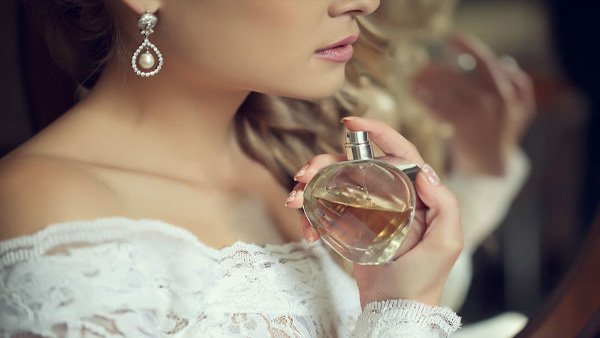 Media round-up on the harm that perfume and fragranced products cause perfume.info/media-round-up… #chemicals #fragrance #health #illness #neuromarketing #perfumes #perfumed #poison #scent #synthetic #toxic #warning #hazardous #illhealth #harmful #TheyArePoisoningUs #ProtectYourHealth