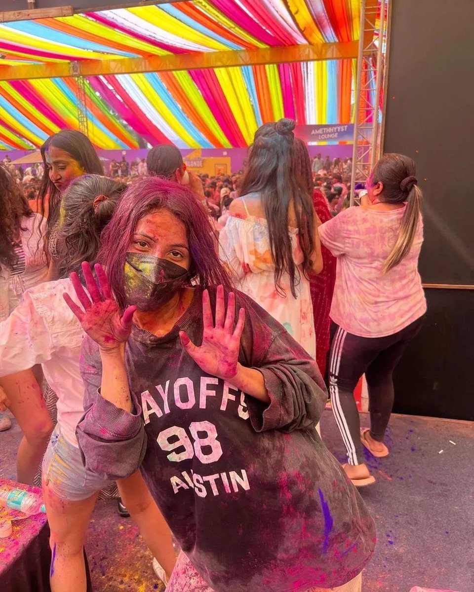 etimes's tweet photo. Shehnaaz Gill's Rangeen Holi!🌸

#ShehnaazGill #Holi #HoliCelebration #HappyHoli #ETimes https://t.co/JUxVkCys8u