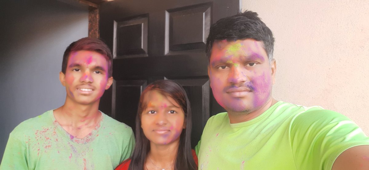 drtaralkar's tweet photo. @AnilSinghvi_ @ZeeBusiness #HappyHoli2023 #zeebusiness https://t.co/mfWQwmGnbt