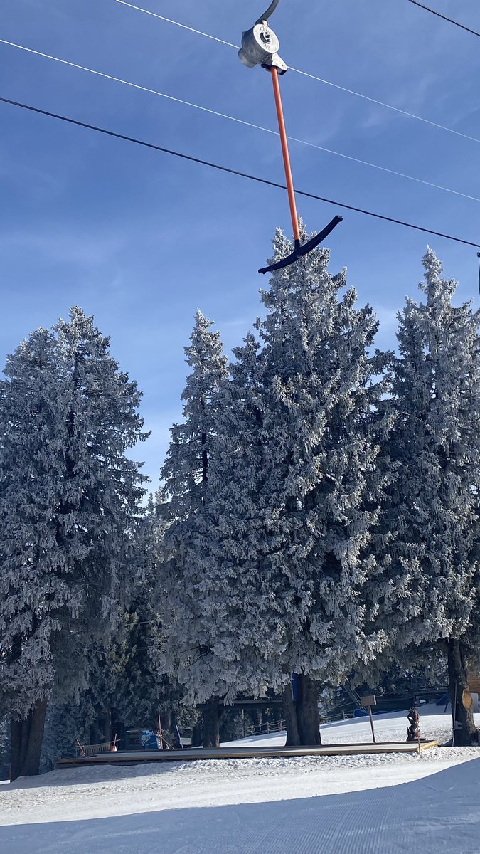 SchaerMartin's tweet photo. #Wohnwagen #grüsch #skifahren #grüschdanusa #ferien #picoftheday #nofilter https://t.co/QMiGTatcl6