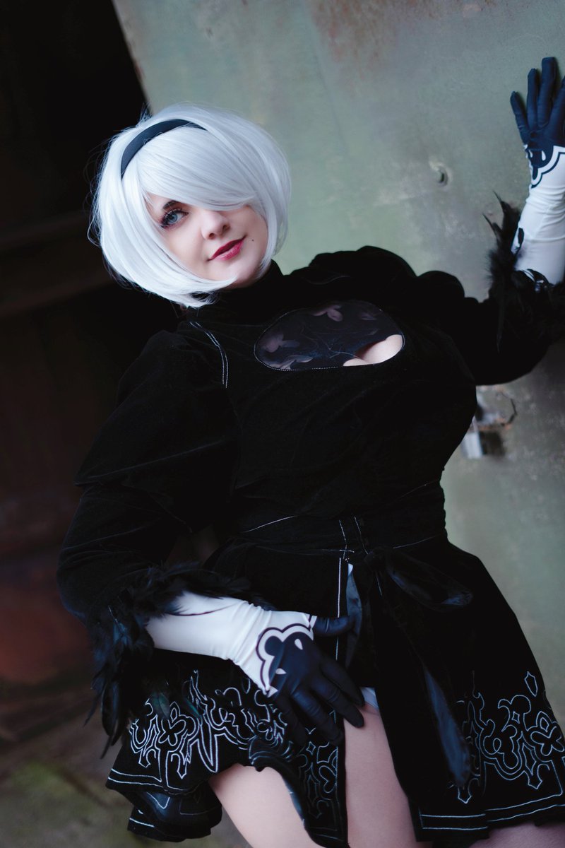 🖤 2B 🖤
📸 @Luminavira 
⚒️ me 

Full Set + Spice Set 
Ko-fi.com/kinitaarts 

#2b #2bcosplay #plussizecosplay #NieR #NieRAutomata