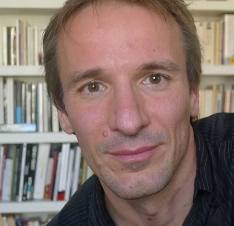 #CaféTMNlab ☕ Ce jeudi, une heure d'échange avec Benoît Labourdette coanimé avec des membres du TMNlab, du groupe Médiations numériques #jeunesse #pratiquesculturelles Inscriptions rubrique Agenda