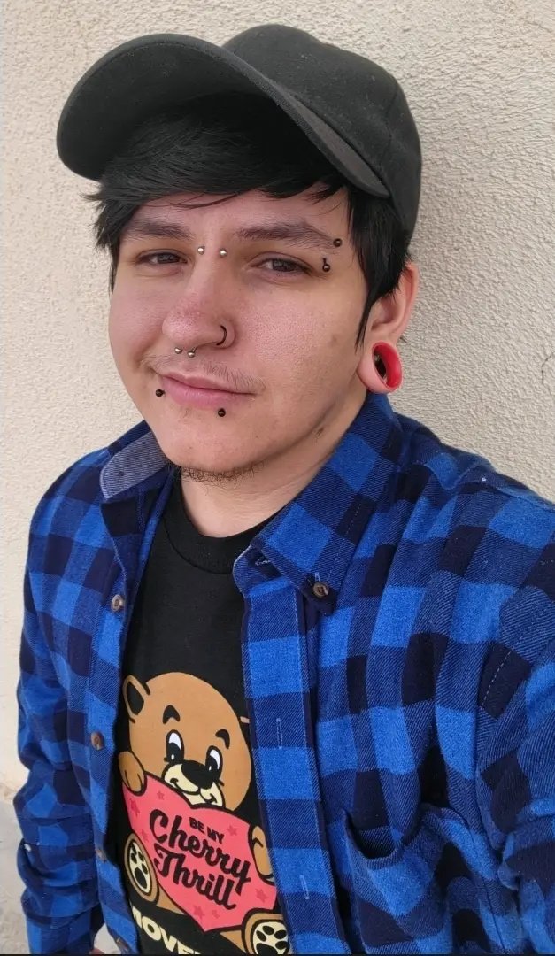 EmoBoiTTV's tweet photo. LIVE NOW streaming dead by daylight! Also peep the @movementsCA shirt ❤️
🎉 https://t.co/sRpoeVEVRn 🎉
#dbd #DeadbyDaylight #DeadbyDaylgiht #twitch #twitchstreamer #emo #movementsca #shirtmysurvivor #poppunk https://t.co/qvz1UQ8qRK