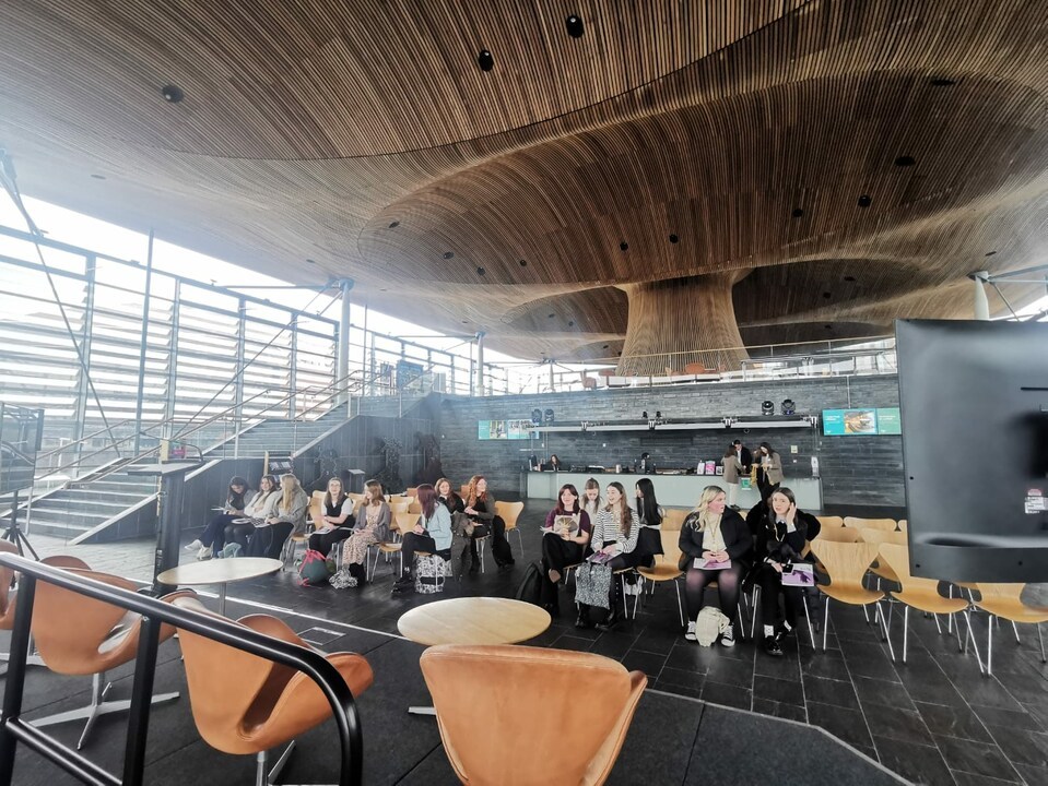 chwaraeteg's tweet photo. Today we're in the #Senedd for our #LeadHerShip event, enabling young women interested in politics to shadow an MS, make connections, and learn about working in the political sector. 🙌

@SeneddCymru @SeneddWales 
#LeadHerShip2023 https://t.co/bNupb4KtSg
