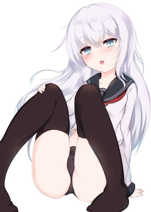 🧢「司令官、脚が疲れちゃった。
マッサージしてくれる?」🐾 