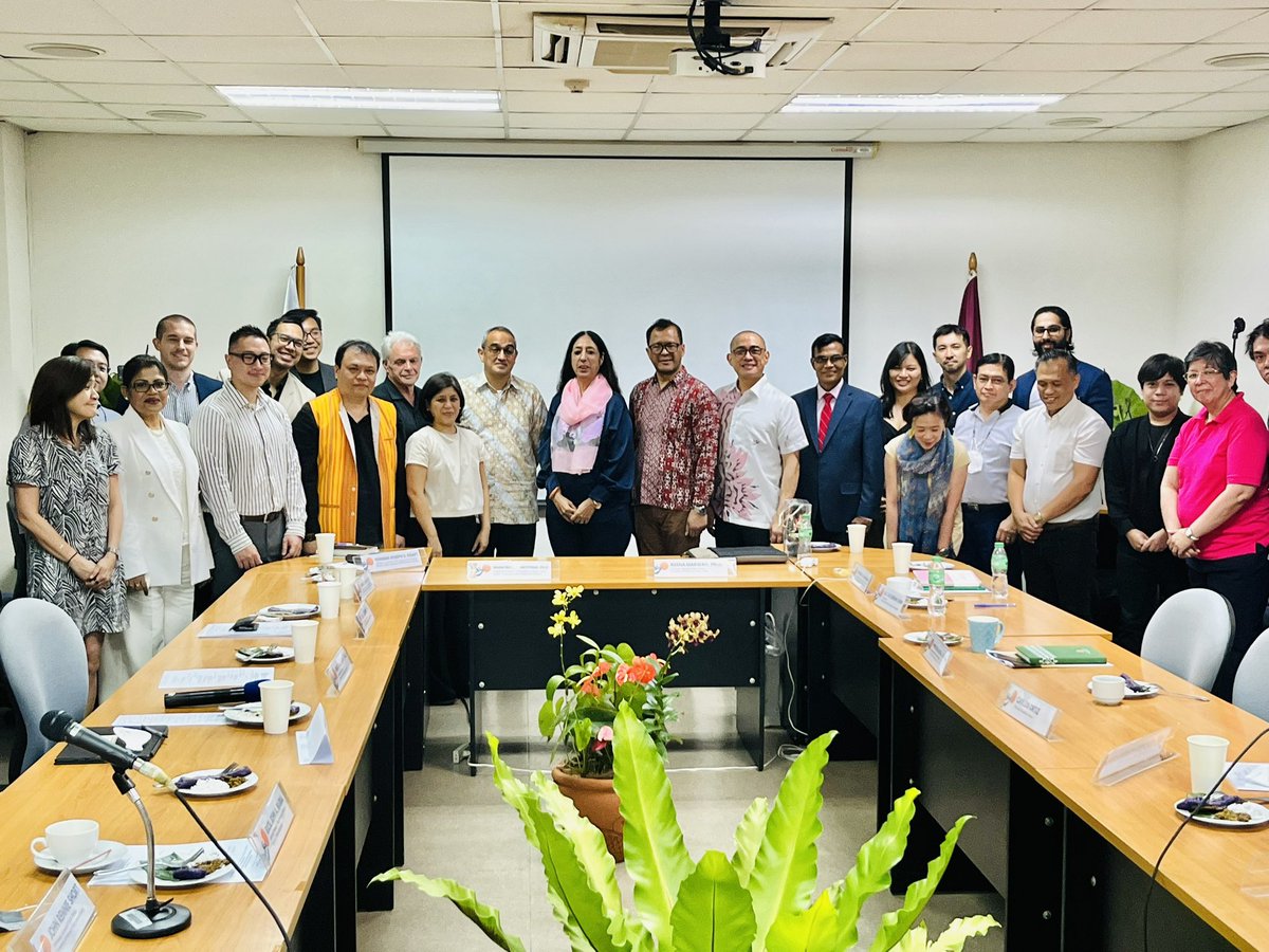 sephnition's tweet photo. Glad to participate in the roundtable discussion hosted by the Asian Center. The Rise of the Indo-Pacific: Entanglements with China and Southeast Asia. https://t.co/CCOf53GNoH
