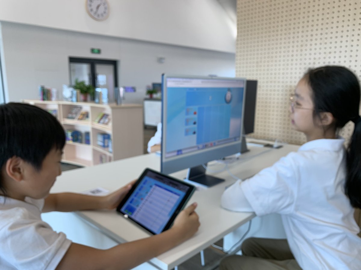 elizabeth baker tweet media