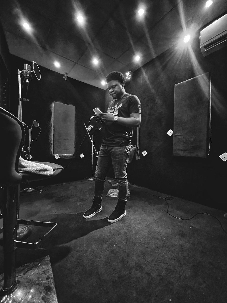 tmsoundz's tweet photo. My Kingdom 🎚🎛🎚

#music #audiostudio #audioengineer #mixing #soundengnieer #musicstudio #musicproduction #production #producer #musicproducer #allgenres #hashtags #sounds #explore #cleansound #qualitysound #tmsoundz #rehotechsounds #femisolar https://t.co/gymubkgPk0