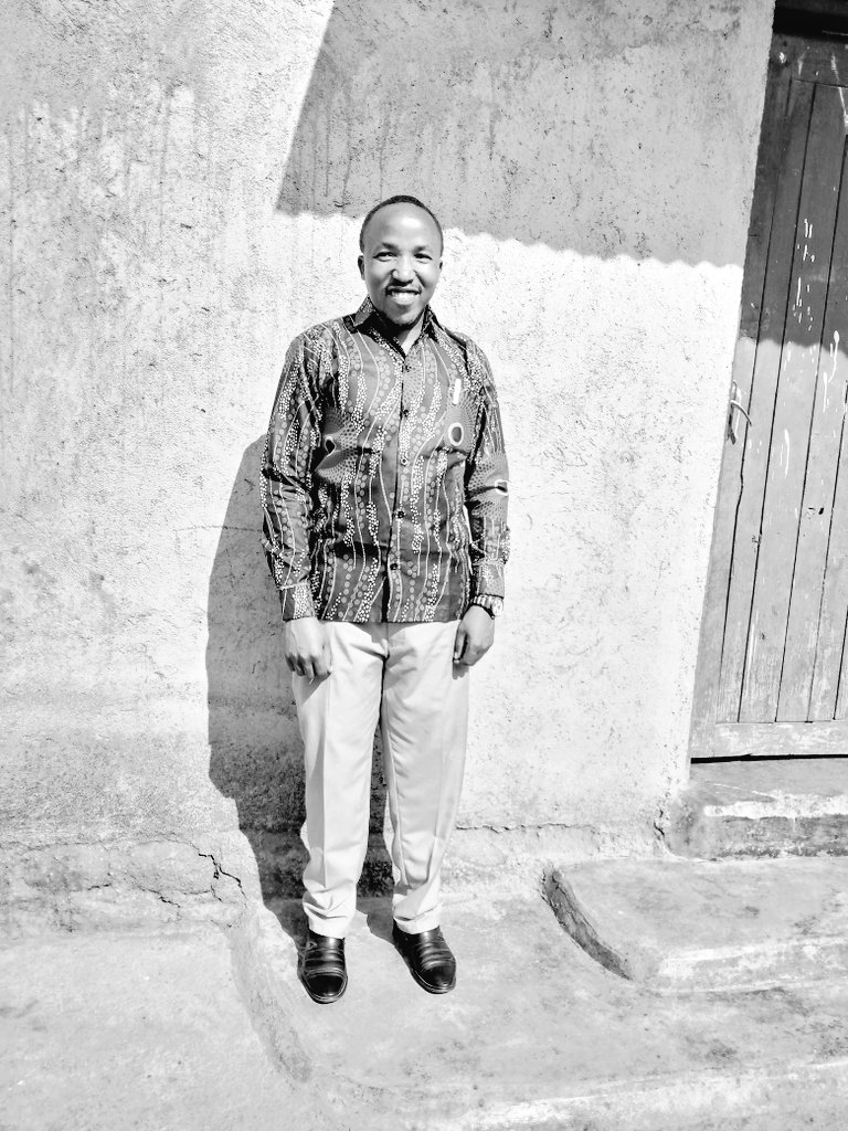 lerd_s's tweet photo. If you worry about a trouble it becomes double but when you smile at it, it disappears like a bubble so always smile at your problem.

keep smiling. https://t.co/OSvHO9q1Ec
