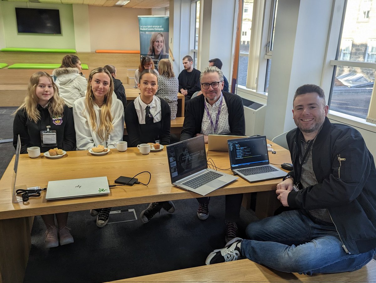hatii_matt's tweet photo. We're at @SLCComms for #ScotAppWeek23 this morning, talking to pupils from schools including @ShawlandsAcad about our Graduate Apprenticeship opportunities in Software Engineering https://t.co/rHEVq10WJI @GlasgowCS https://t.co/CzYQbetubP