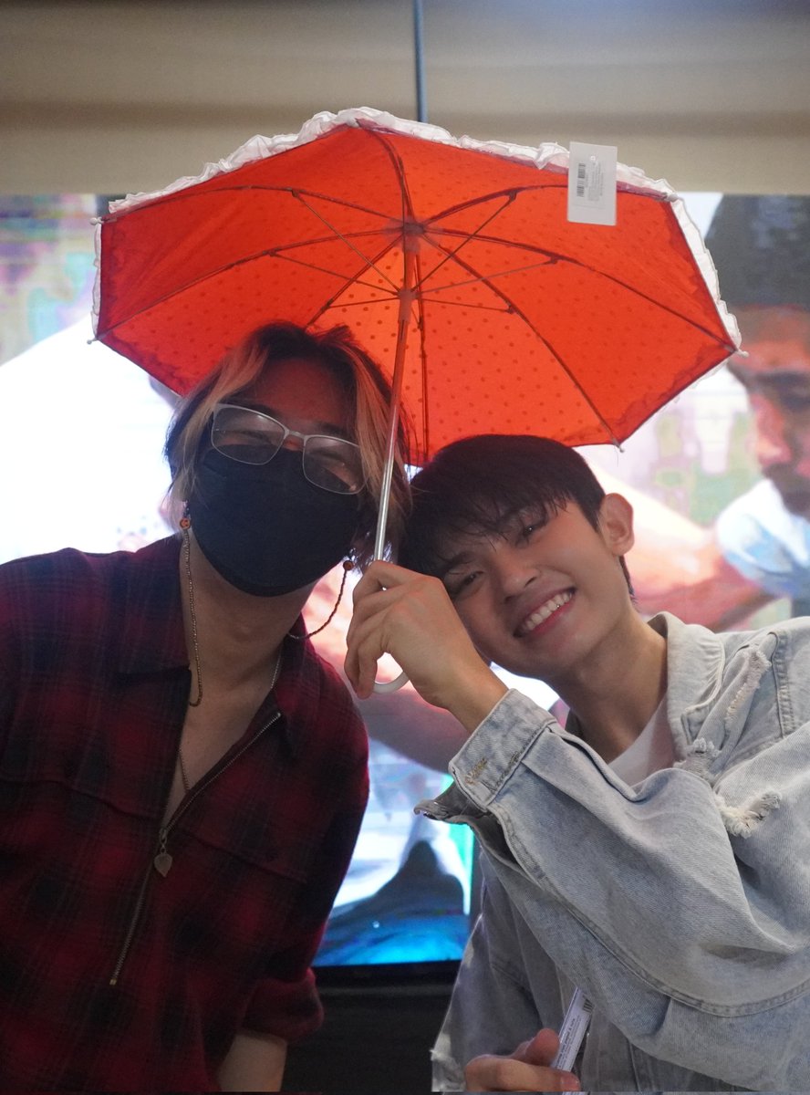 TinolaJ's tweet photo. Salamat @princeencelan sa super masayang first fanmeet experience ko. Wag mong kalimutan dalhin sa school yung payong ahh para di ka maulanan. Saka sorry sana pala yumuko ako para maayos yung heart. Sensya na puro dogshow utak ko ngayon HAHAHAHAHAH.
#TogetherWithPrince https://t.co/N7yCpL18nO