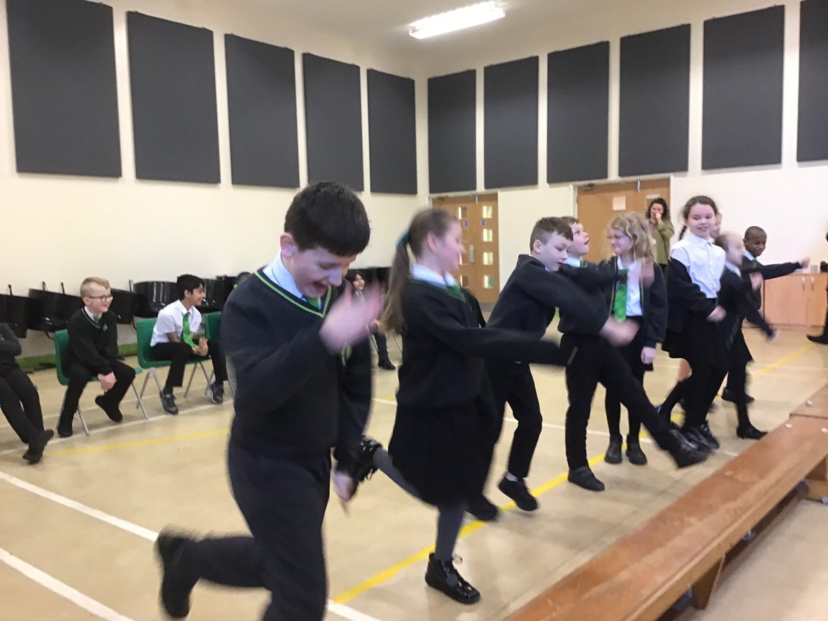 LindenRDPoplar's tweet photo. We had a fantastic session with Antony Cotterill - a Paralympic tennis player @Linden_PDev https://t.co/0Z6Epouk73