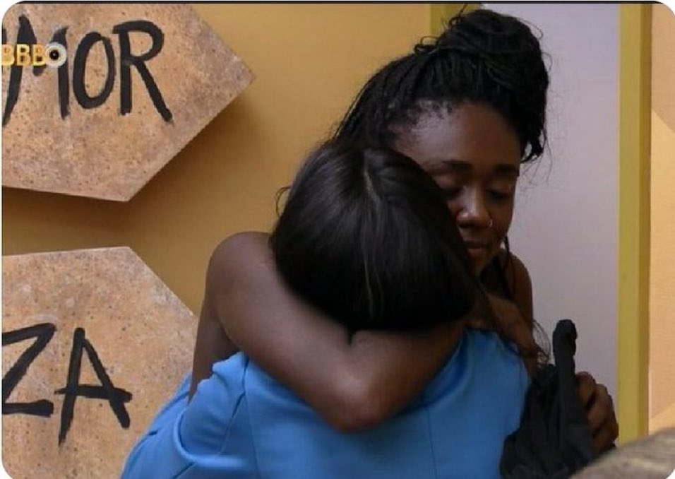 jaoComenta_'s tweet photo. Imaginem a Sarah volta e faz as pazes com larissa e fred? Não duvido 

#BBB23 https://t.co/GRNBHMsH45