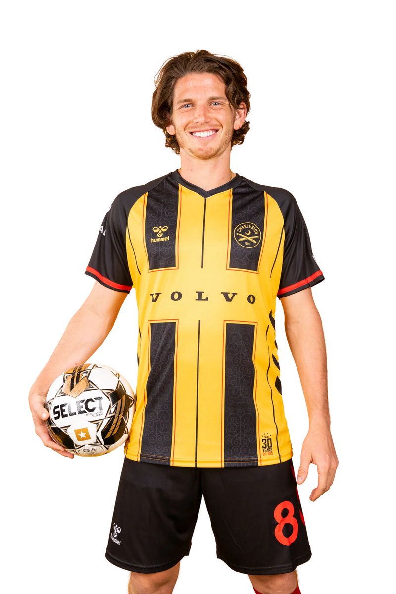 footballshirt's tweet image. The 2023 home kit of the Charleston Battery has been revealed ahead of the club’s 30th anniversary season.

Read more: footballshirtculture.com/new-kits/charl…

#CB93 #UpTheBattery #CharlestonBattery #footballshirt #soccerjersey #USL #hummel