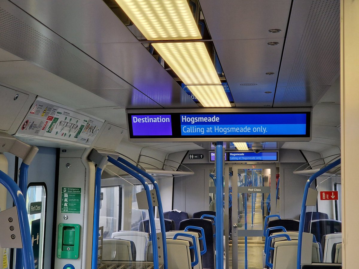 fincra's tweet image. The Class 700 has a special destination for fans of the #HarryPotter world. 

Not quite as magical as the Hogwarts Castle Steam Loco but if they ever decide to juice up Hogsmeade @TLRailUK can get all the witches and wizards to Hogwarts 😉
#class700 #magic #hogwarts