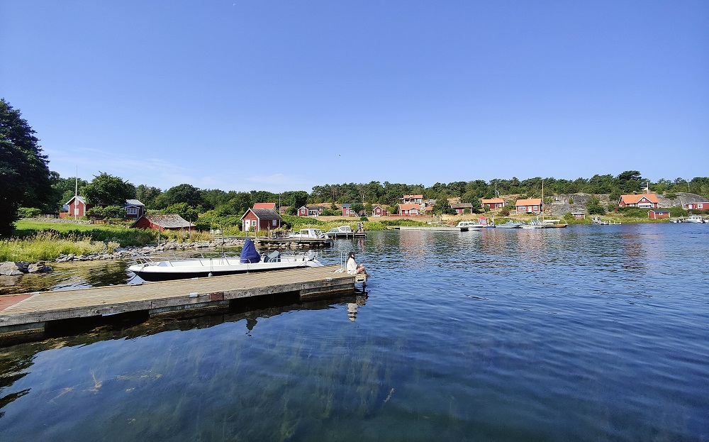 reishonger's tweet photo. Komende zomervakantie naar Zweden? Wij hebben een hidden gem voor jou! 🤫Tärnö, een heerlijk relaxt eilandje in de archipel van Karlshamn in het prachtige zuiden van Zweden. 🇸🇪 #reishonger https://t.co/ReFfENEdf8 #Zweden #Sweden #vakantie https://t.co/4snth8oxL0