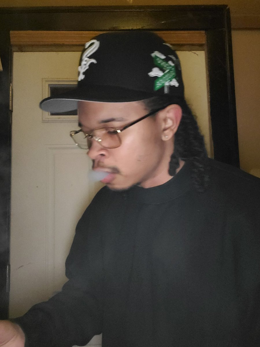 WavySmoke's tweet photo. 🌬🍃 its essential https://t.co/0Sk6MzNZZy