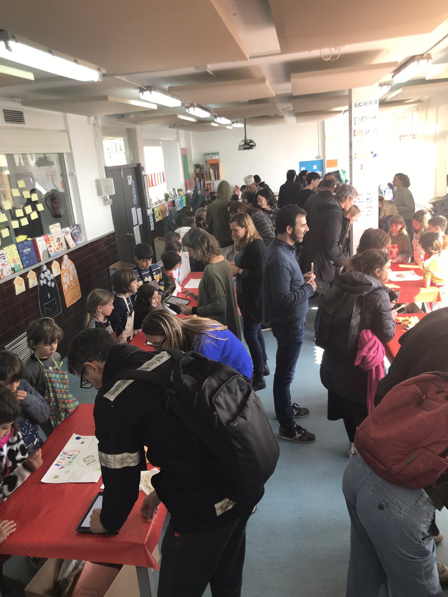 ruthi1980's tweet photo. El millor jurat pel nostre #MasterchefSDK  són les families i els mentors #ESO4 @escolasadako #PRM3SDK #juntsfemescola https://t.co/oLTJlIW8nu