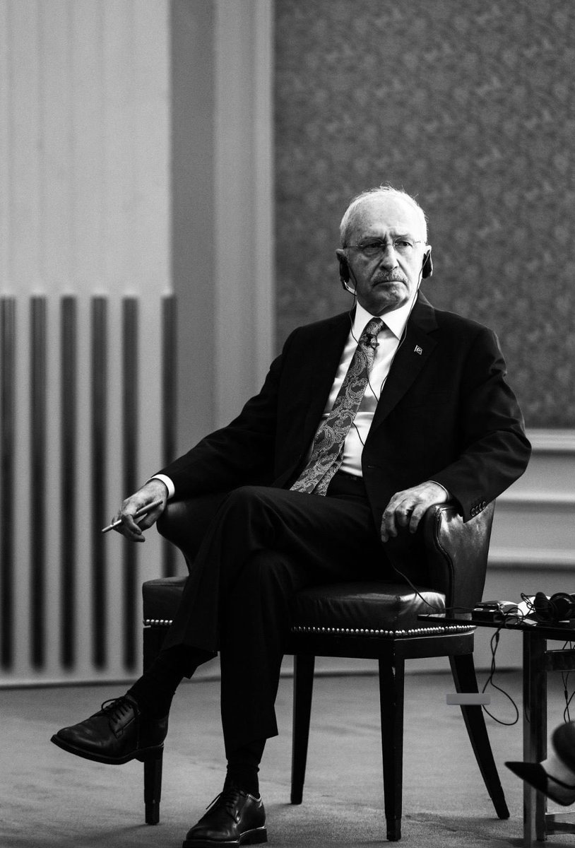 genc_aydinlarr's tweet photo. Cumhuriyet Halk Partisi Genel Başkanı Kemal Kılıçdaroğlu’nu, Türkiye için çok kritik olan bu seçim sürecinde Genç Aydınlar Platformu olarak yürekten desteklediğimizi belirtmek istiyoruz. https://t.co/Dw0DPya0pU