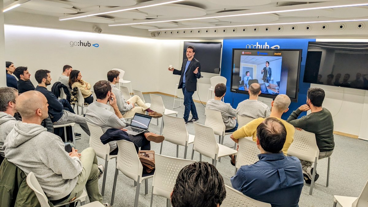 GoHubVentures's tweet photo. 🧵#GoHubDay keeps rolling
@PabloCamposA + pitching the #pitch
"Si buscáis algo diferente en un inversor, también es porque le dais algo diferente". Ese hecho diferencial hay que narrarlo muy bien. https://t.co/4bQyFPz1cl