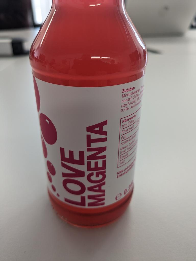 Ich trinke heute beim Meeting eine #magenta Limonade..
#telekomwall
#telekombotschafter