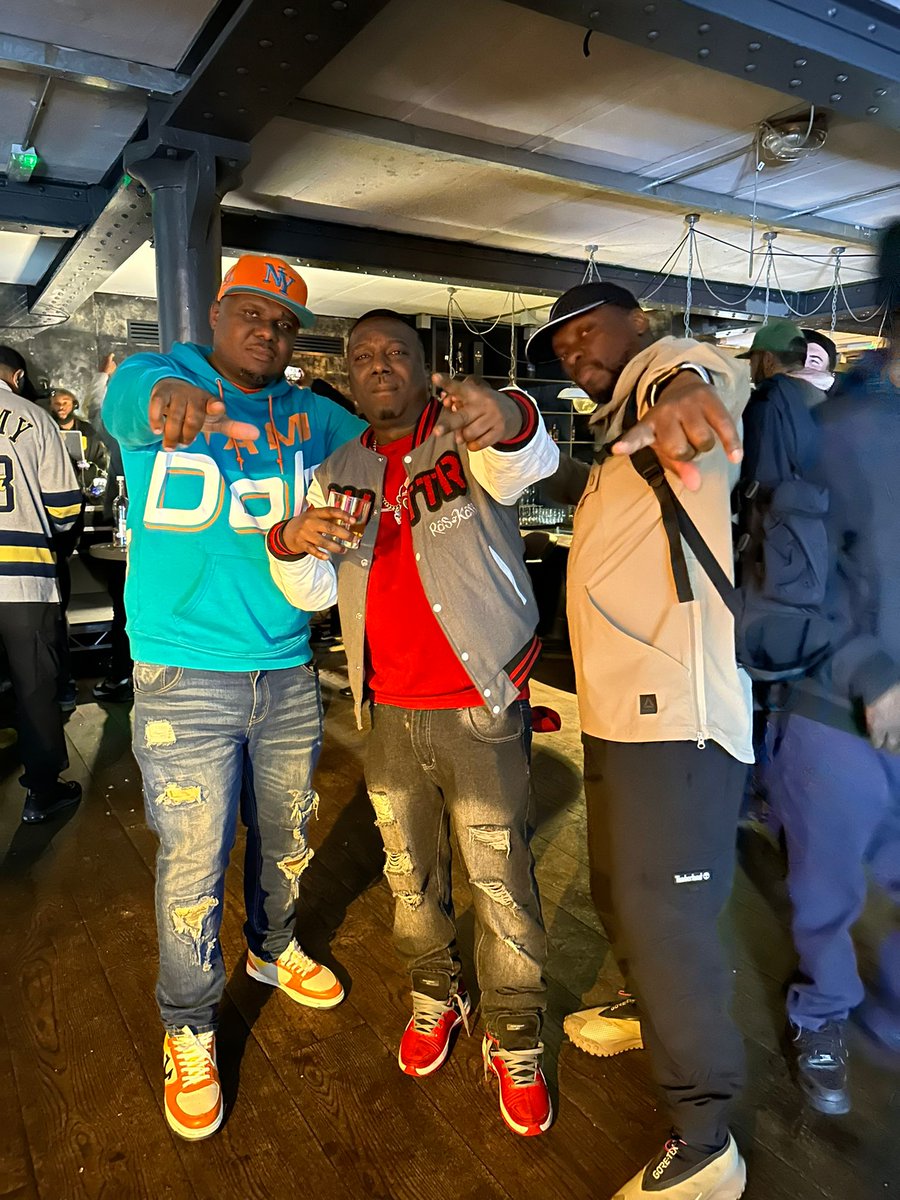 rhymeassasin's tweet image. Last night with the waterproof MC, west coast Legend Ras Kass ...... Salute to the to Razzy Kazzy and HiBinda. Aiming yo be as good as those around me  #FlyShit 
#rhymeapostlesdrops3rdofapril #rhymeapostles #newmusic2023 #RhymeAssassin #unclerhymez  #dedicatedtoself