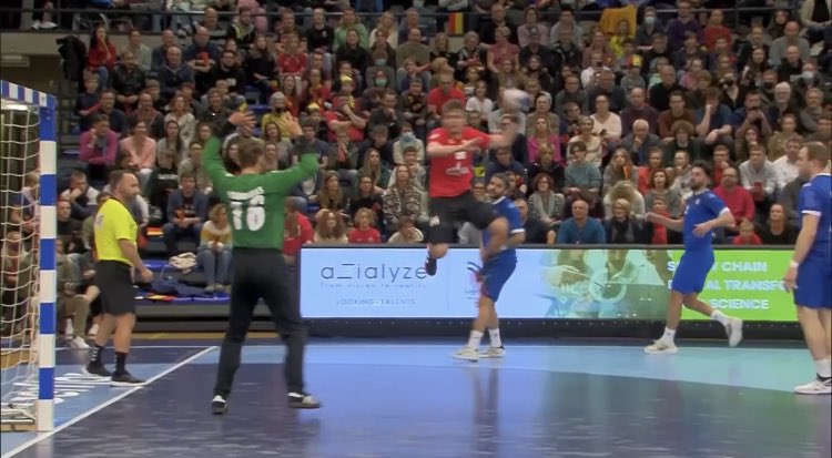 Demain BELGIQUE - GRÈCE avec Julien CADEL à l’aile droite ! <a href="/HBH71/">HBH71</a> #mandatairesportif #droitdusport <a href="/EHF_Activities/">European Handball Federation</a>