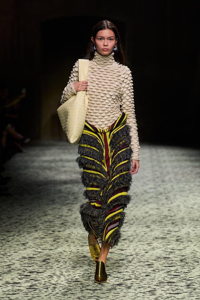 dubinkaitem's tweet photo. Impressed by this Bottega Veneta materials and colors. #BottegaVeneta #textures #colors https://t.co/mziY8ejVGT