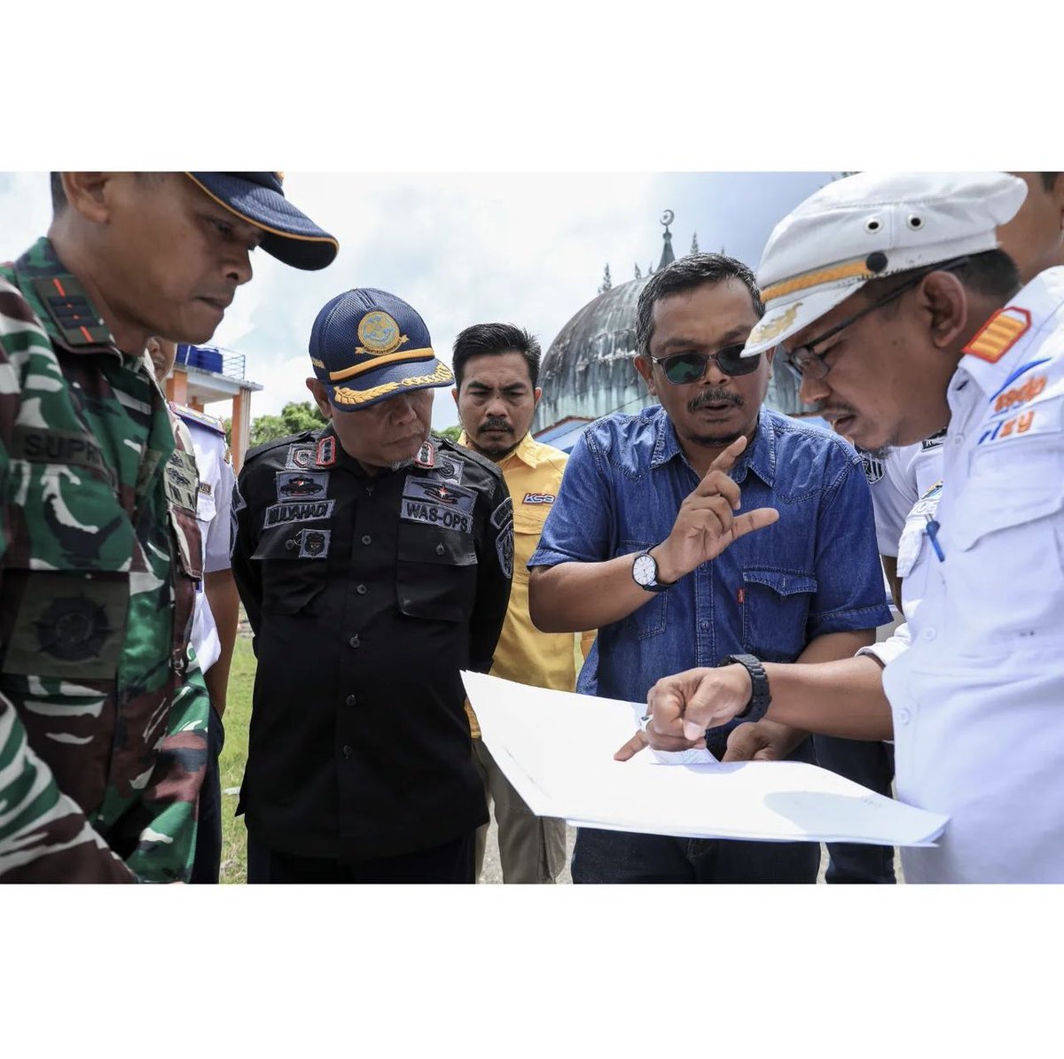 dishub_aceh's tweet photo. Adanya dermaga tambahan, diharapkan transportasi penyeberangan bisa beroperasi maksimal. Transportasi penyeberangan ke pulau ini dilayani oleh KMP Aceh Hebat 1, KMP Teluk Sinabang, dan KMP Teluk Singkil. Pada saat tertentu,KMP Aceh Hebat 3 juga bersandar di pelabuhan ini. https://t.co/XVxzhogL9Y
