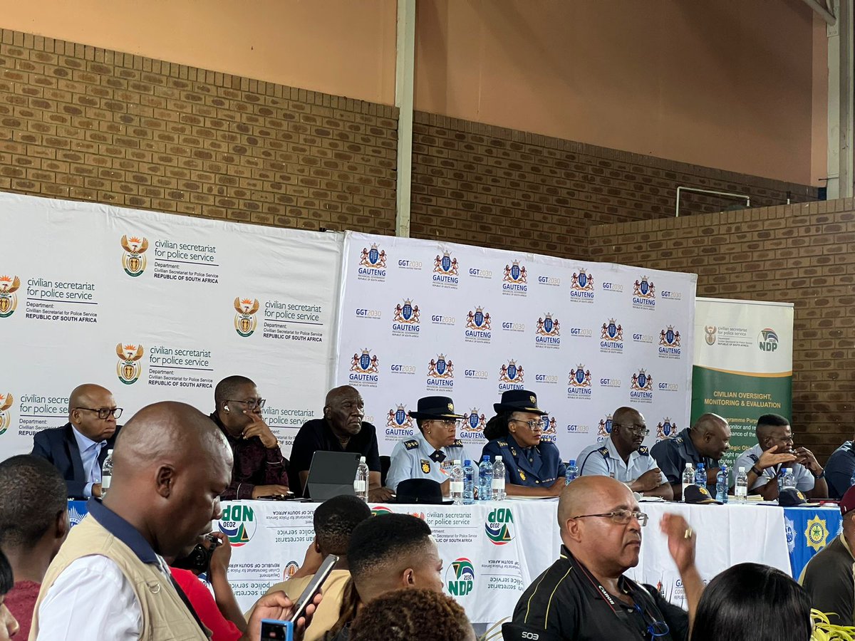 Crime Prevention Ministerial Imbizo underway  in Westbury. Minister of Police General Bheki Cele currently addressing residents on the plan of action to curb the ongoing violence in the area. #CrimePreventionImbizo #SaferJoburg #JoburgCares #JoburgLive @CityofJoburgZA
