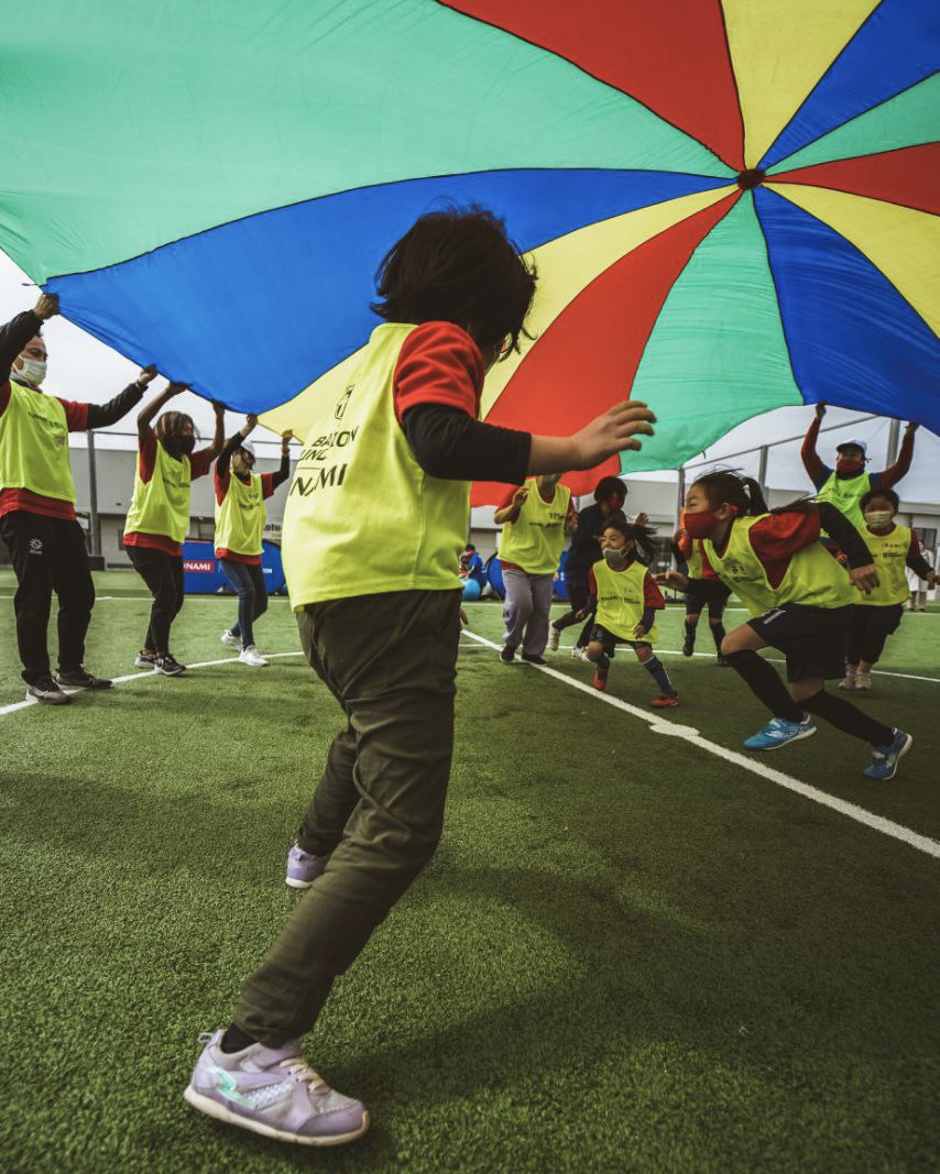 FundacioFCB's tweet photo. 🇯🇵We visited Team Adaptation in📍 Saitama, who works for children’s inclusion through sport using our #SportNet methodology. Thank you @TeamAdp2021 for your commitment, and @Konami for your support. #ForAllCapabilities https://t.co/G4hQqCr828