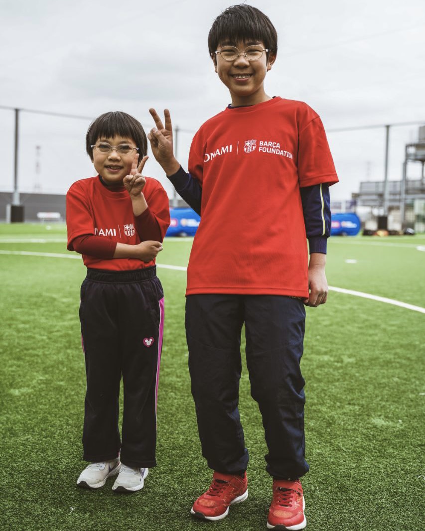 FundacioFCB's tweet photo. 🇯🇵#SporNet 方法論を用いて、埼玉で視覚障がいのある子どもたちをスポーツで包摂する活動をしているチームアダプテーションを訪問しました。 @TeamAdp2021 の皆さんのコミットメントと @Konami のサポートに感謝申し上げます！ #ForAllCapabilities https://t.co/WCezEZUUGR