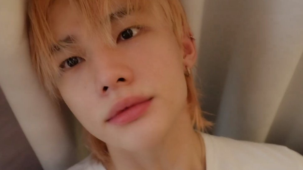 hyunjinpost's tweet photo. so beautiful https://t.co/750xcCDzJ7