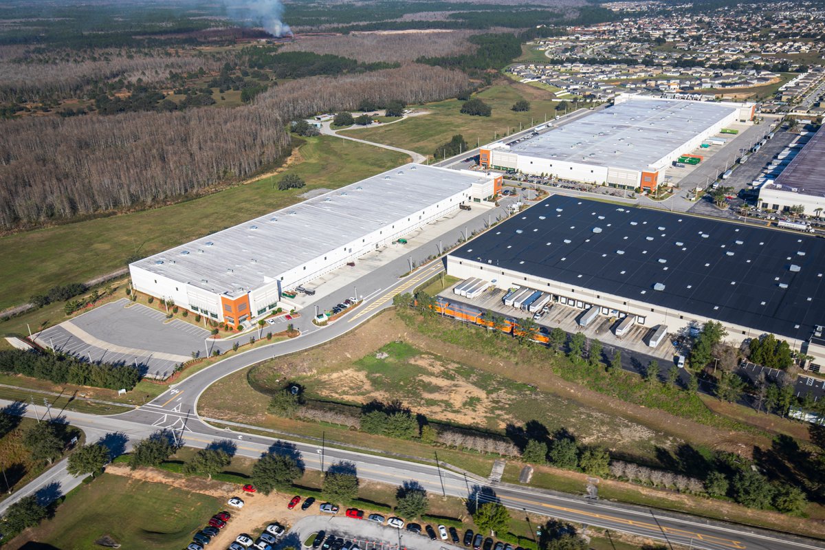 Located in the “Heart of Florida’s I-4 Corridor,” 27 Logistics has over 200,000 SF and just 5 miles from Walt Disney World there is no better Premier Class "A" High Bay Distribution Center in Central Florida.

#CentralFlorida  #ForLease

mccraneyproperty.com/properties/cen…