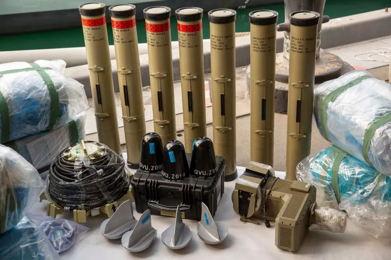 BZ #HMSLancaster on intercepting ‘Iran missiles’ likely headed for Yemen last week! 💪🇬🇧  

Follow us @thechitsinn !! ⚓

Check out our store thechitsinn.com

#RoyalNavy #NavalWeapons #FutureNavy #HypersonicMissiles #DirectedEnergyWeapon #Type26Frigate