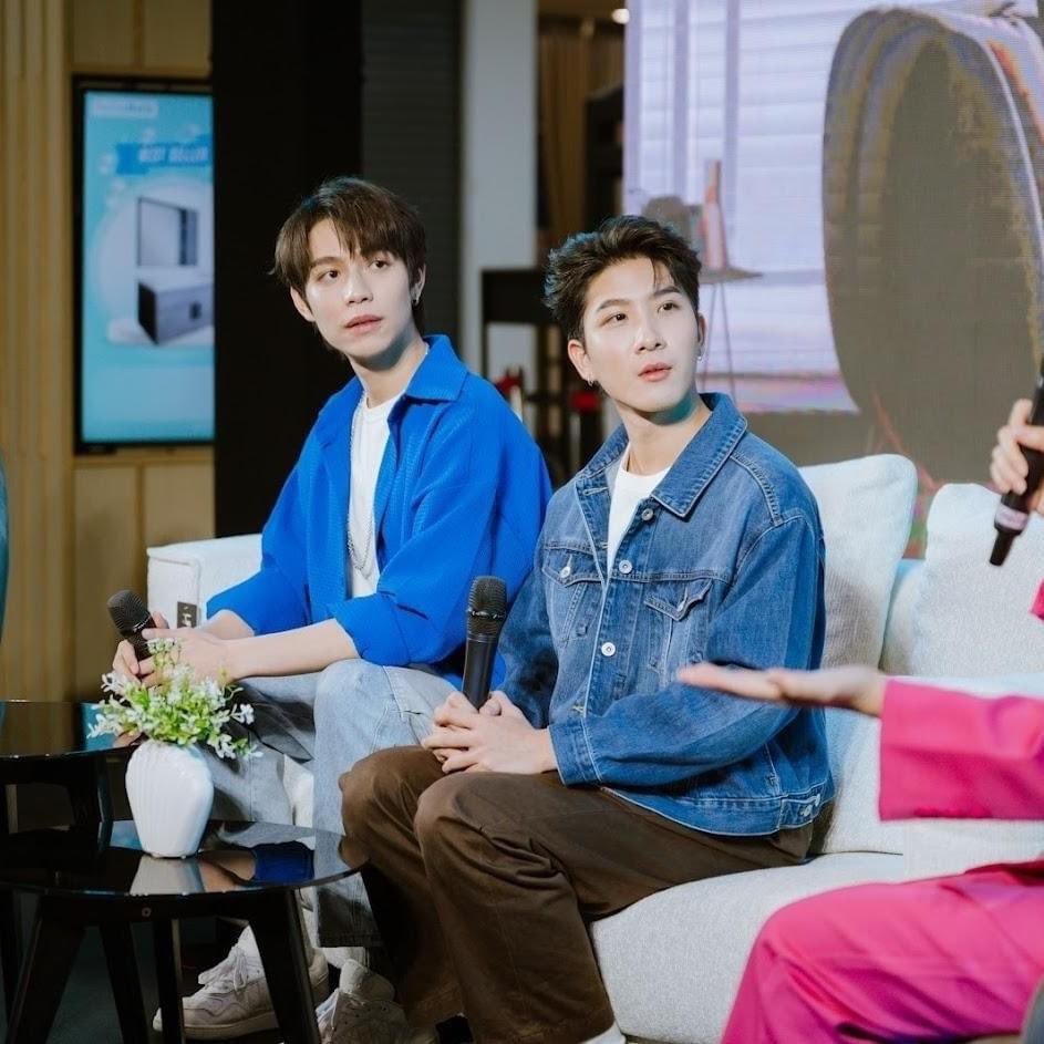 First_Memorie's tweet image. ภาพบรรยากาศงาน 📷
ค.ร.บ. คนรักบ้าน ❤The Series  Ep 1 
แต่งบ้านเสริมดวง รับปีกระต่าย 🐰  

Cr. FB : DesignVillage
📌 m.facebook.com/story.php?stor…

#DesignVillageXเฟิร์สข้าวตัง
#DesignVillage 
#Firstkanaphan #เฟิร์สข้าวตัง