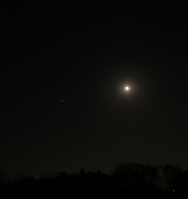 今宵の鶴ヶ島では月がきれいという天体ショーが見られます 