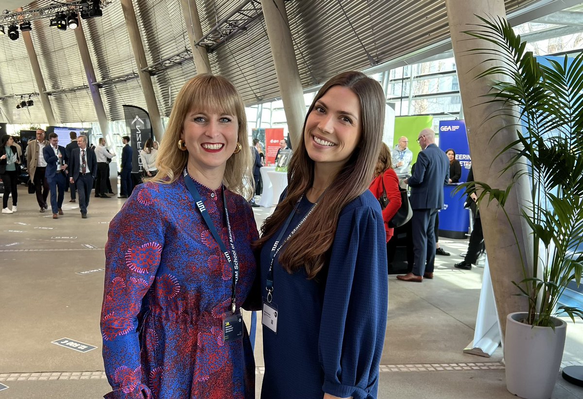 There’s no telling where a #GrowthMindset will take you. Paloma Pietsch, a top talent at <a href="/SiemensGamesa/">Siemens Gamesa</a> who shadowed me at work last year, has joined our team on a permanent basis as Global Strategic Comms Lead. I look forward to working with such an inspiring female leader!