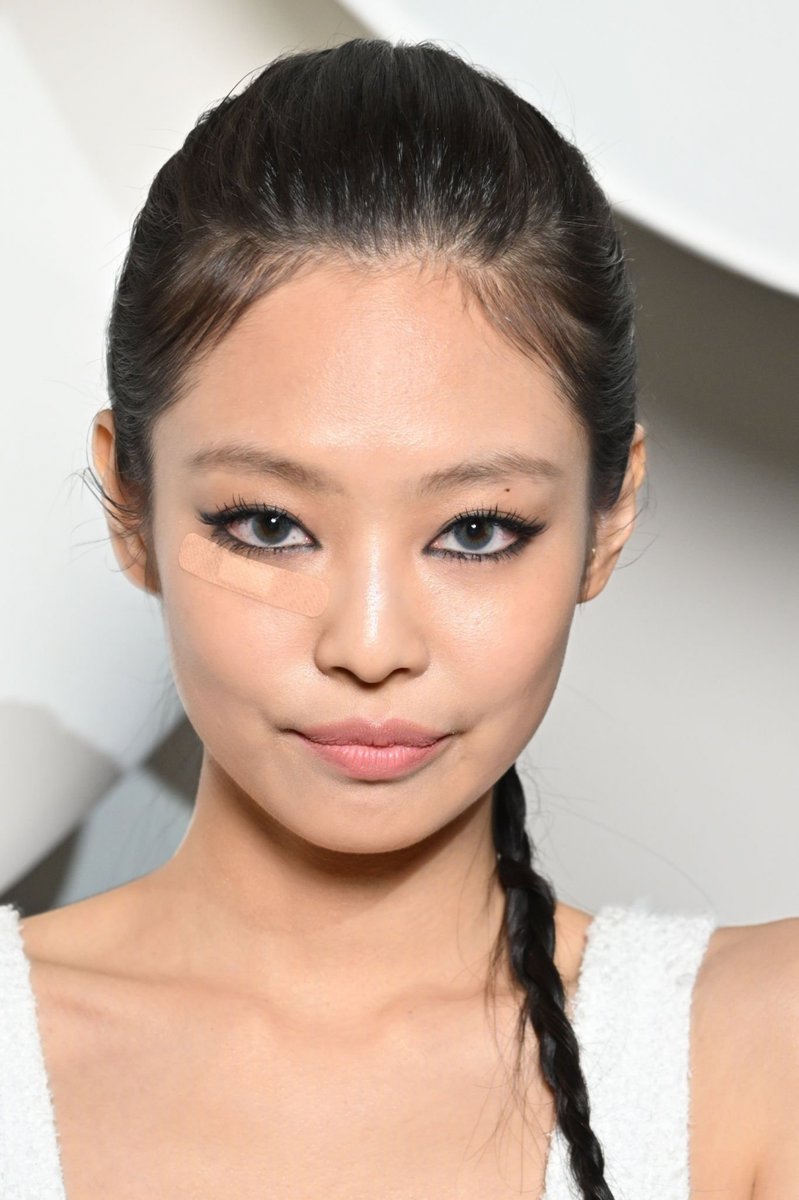 firejennie's tweet photo. wow

AMBASSADOR JENNIE FOR CHANEL
#JENNIExCHANELFW23 
@CHANEL https://t.co/RztQEArpIp
