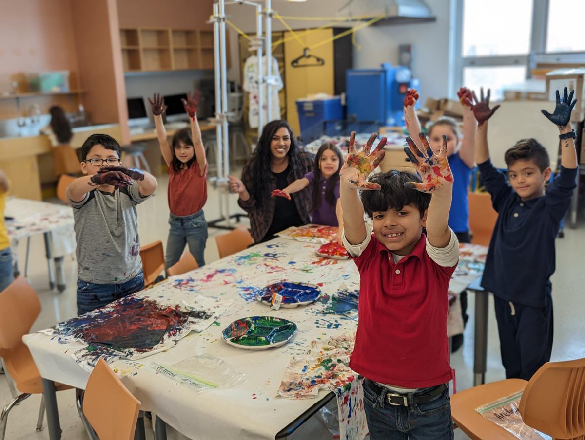 urenathus's tweet photo. We are getting ready to celebrate Holi too!🌈#togetherisbetter #weallLEARN https://t.co/YLiHBULcKb