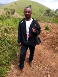 YangoBulambo's tweet photo. Faire ce qui est nécessaire, déléguer à des collaborateurs compétents, tous les cadres sont aujourd'hui à la recherche de la solution miracle, qui n'existe pas. Il s'agit d'un véritable travail sur soi-même qui nécessite rigueur et discipline. https://t.co/BWEcDCZJOS