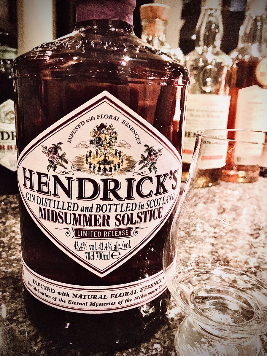 kilchom's tweet photo. お疲れ様です🤠
今日は、HENDRICKS MIDSUMMER SOLSTICE を、ストレートで‥乾杯です🥂
#ジン #GIN
#HENDRICKSMIDSUMMER
#ヘンドリックスミッドサマー
#TGLC https://t.co/bM7JEHGRK9