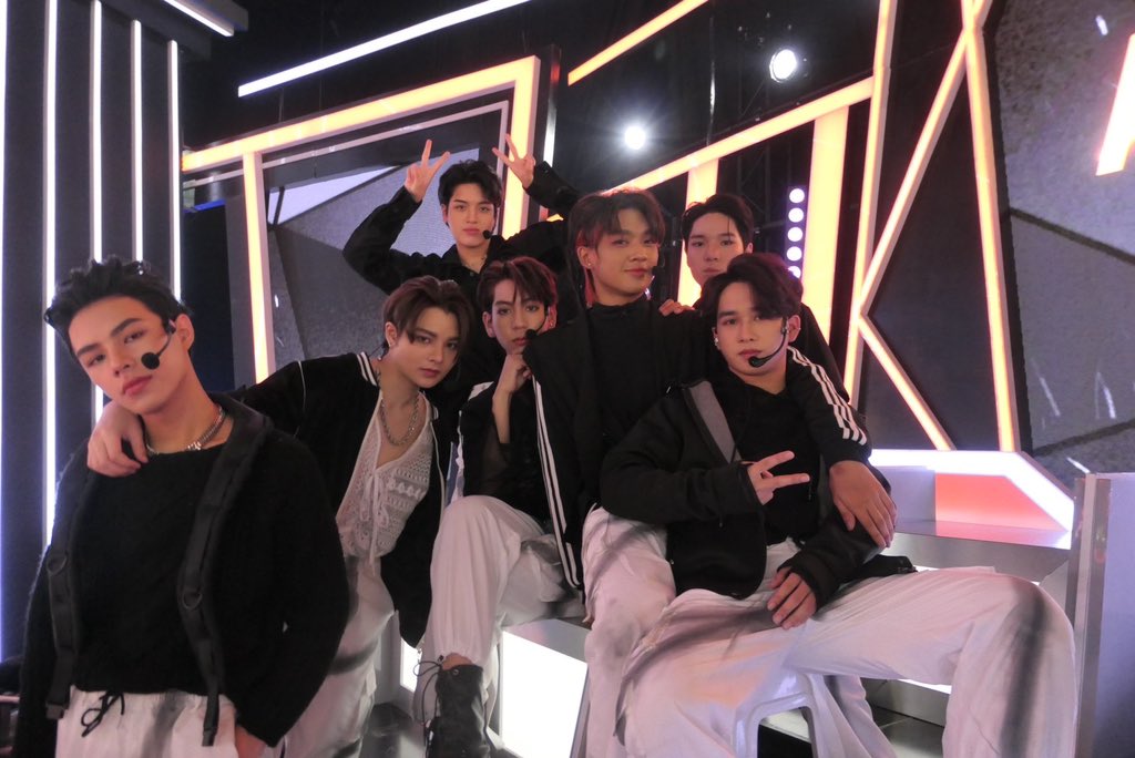 b_ganokpon's tweet image. ขอบคุณทุกคนที่อยู่ด้วยกันตลอดตั้งเเต่เริ่มต้น รักทุกคนมากนะ #ProjectAlphaTHFinalEP #ProjectAlphaTH #GMMTV