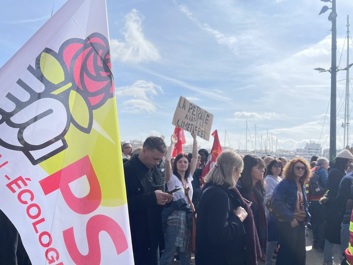 NinuweDescamps's tweet photo. Avec les camarades @Socialistes_13
#TeamPACA https://t.co/p0ehw3y7Gs