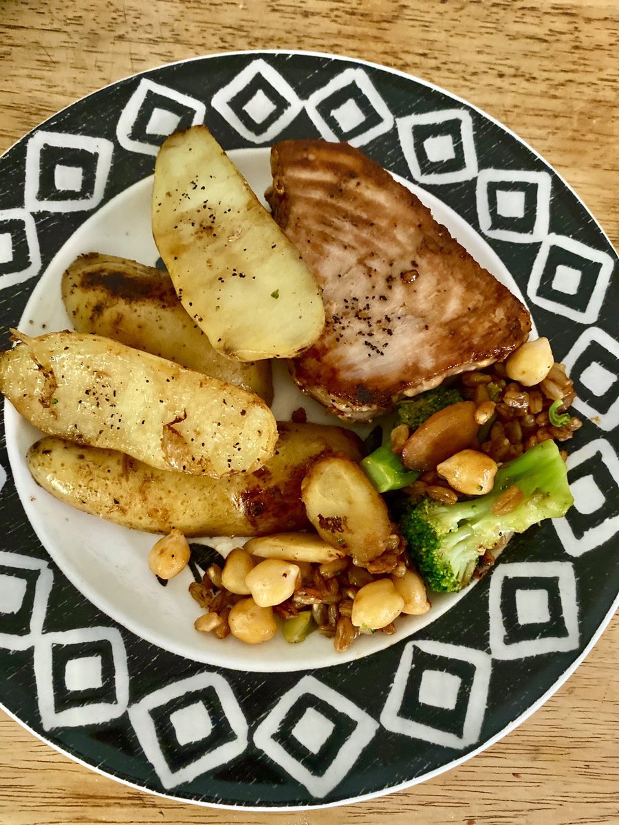 Kapyoseiin's tweet image. Sumptuous Mombasa Street Food. 

Hope you will sample it too @African_Odyzzee 

Mombasa has a variety of tastings from casual to gourmet, continental and traditional Coastal cuisines. 

We Live It, You’ll Love It. 

#KaribuMombasa