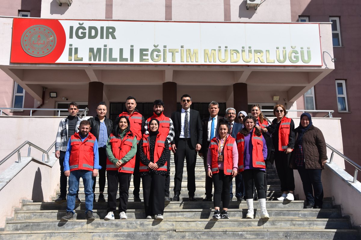 Milli Eğitim Müdürümüz Sn. Servet CANLI derprem bölgesine gitmek üzere yola çıkan Halk Eğitim Merkezi usta öğreticilerini uğurladı.
<a href="/tcmeb/">Millî Eğitim Bakanlığı</a> <a href="/igdirvaliligi/">T.C. Iğdır Valiliği</a> <a href="/canl_servet/">Servet CANLI</a>