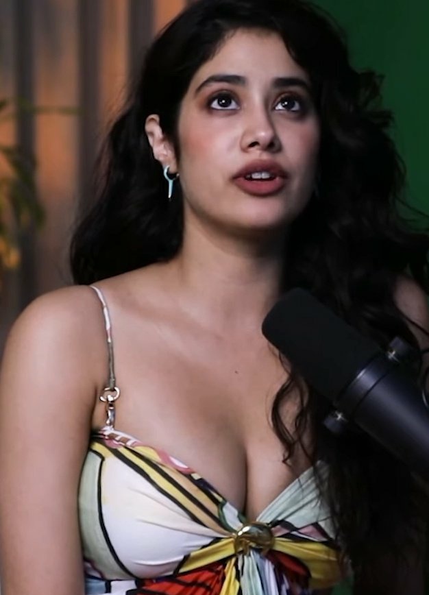 FqnayK9XoAA2j3y?format=jpg&name=900x900