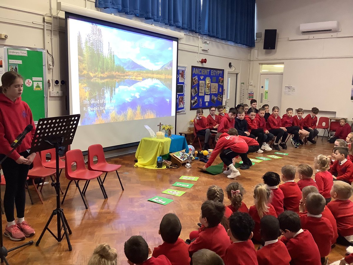 HTAchaplaincy's tweet photo. Last week, our chaplaincy team led us in a wonderfully creative act of worship as part of #FairtradeFortnight #HTACatholicLife https://t.co/OAuLGCIyG1