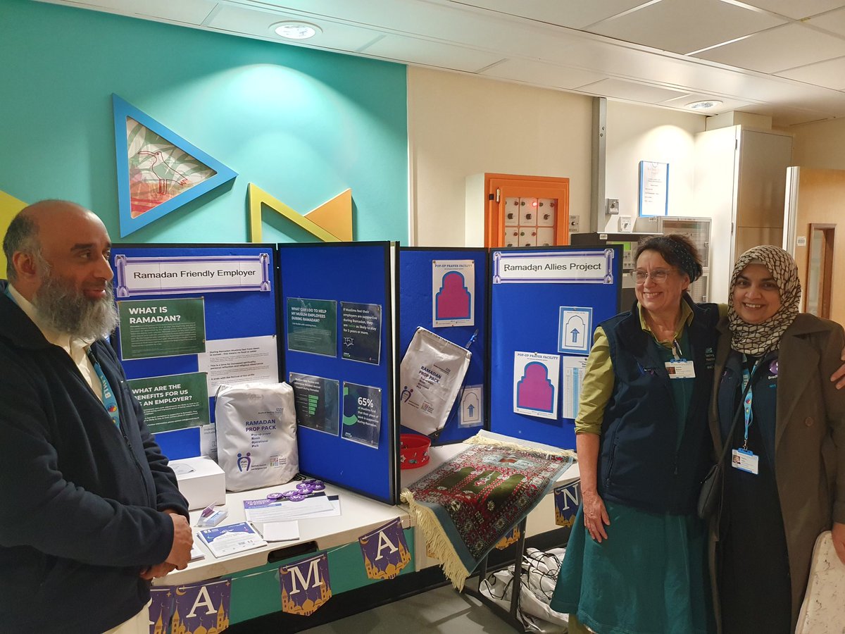 🚨 Calling BTHFT managers and colleagues at St Luke's Hospital! 

Our @bthftSPaRCTeam are at the main corridor at the Horton Wing recruiting Ramadan Allies and distributing PROP Packs to get your ward Ramadan Ready! ☪️

Come and make your pledge and become a #RamadanAlly ✍️